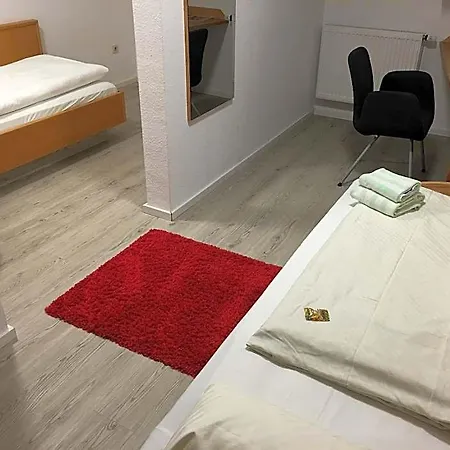 Barbarossa Stadtmitte מלון 3*
