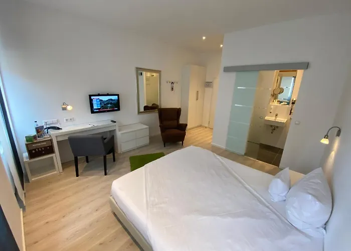 Barbarossa Stadtmitte Hotel