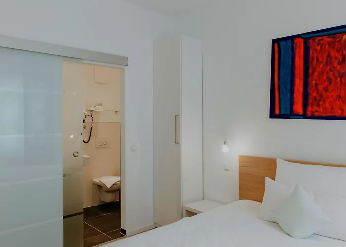 Barbarossa Stadtmitte Hotel 3*